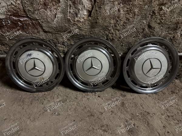 3 hubcaps NOS - MERCEDES BENZ W123 - 1154010324- 0